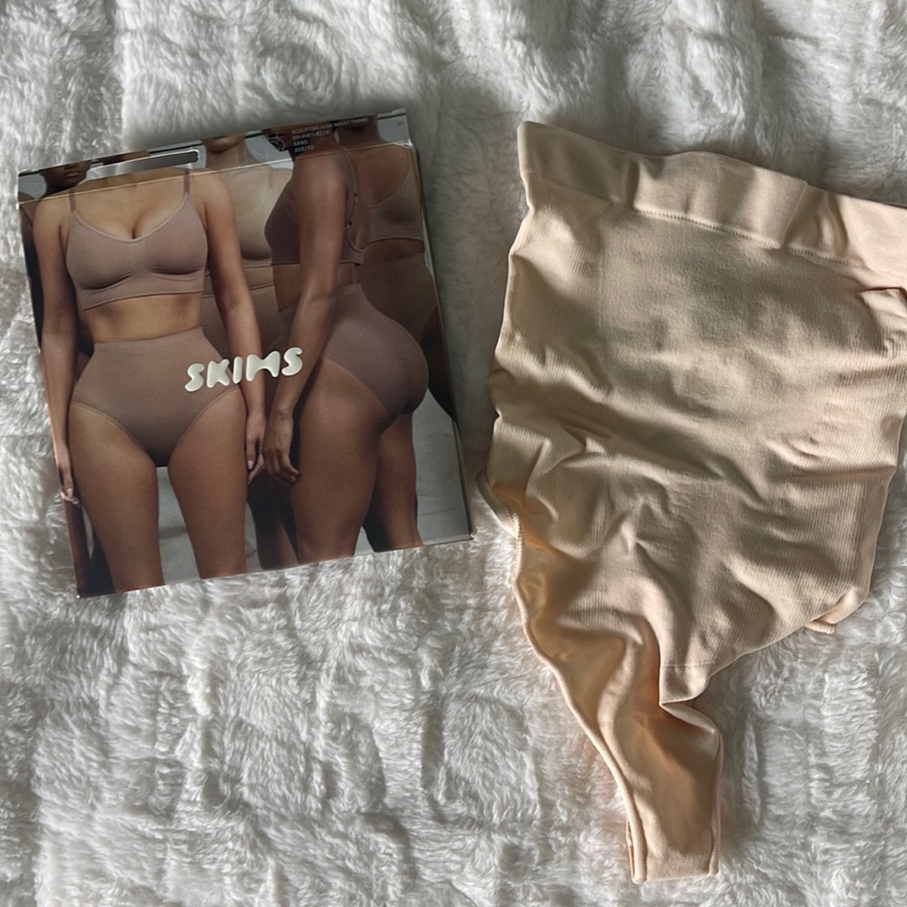 Skims Sculpting High Waist Thong